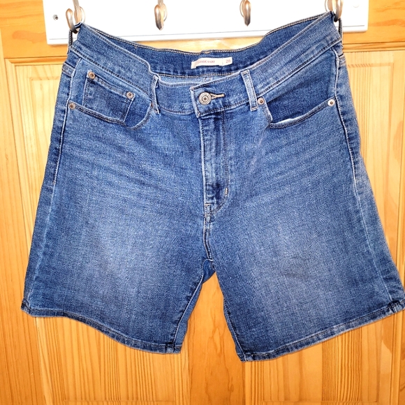 Levi's Pants - Levi's Blue Jean Denim Classic Shorts Mid Length 6.5" inseam Women's Size 28 EUC